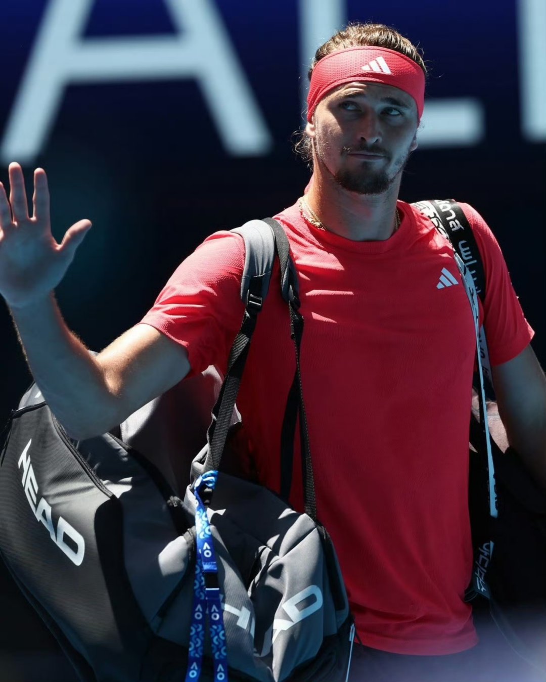 欧洲网球队碾压西班牙网球队,兹维列夫制霸全场的简单介绍 欧洲网球队碾压西班牙网球队,兹维列夫制霸全场的简单介绍