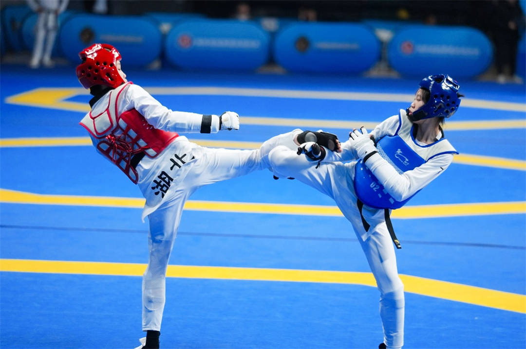 跆拳道赛场上的巅峰对决,势均力敌的简单介绍 跆拳道赛场上的巅峰对决,势均力敌的简单介绍