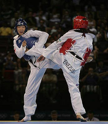 跆拳道赛场上的巅峰对决,势均力敌的简单介绍 跆拳道赛场上的巅峰对决,势均力敌的简单介绍